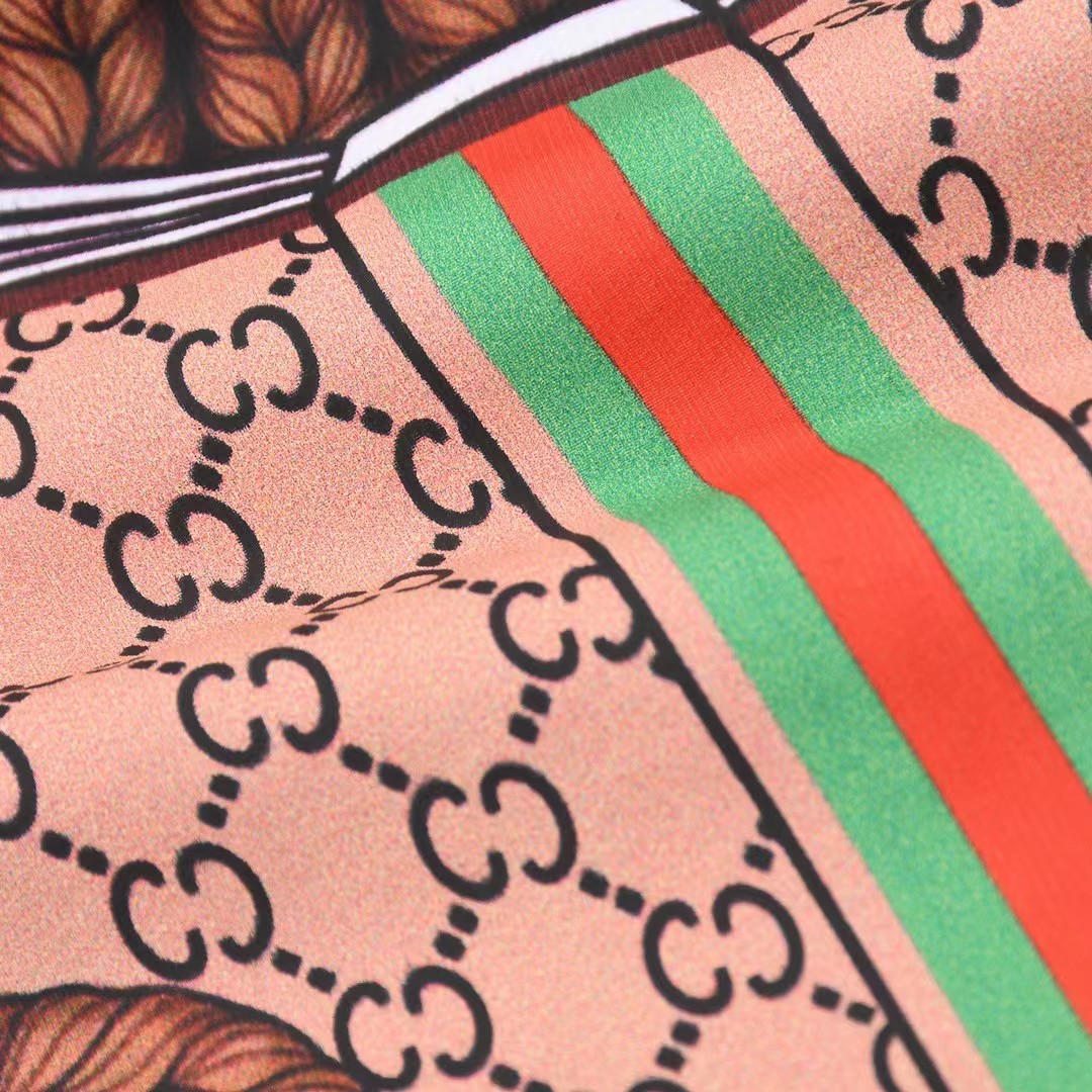 グッチ 春夏 熊プリント Tシャツ 半袖  メンズ＆レディース