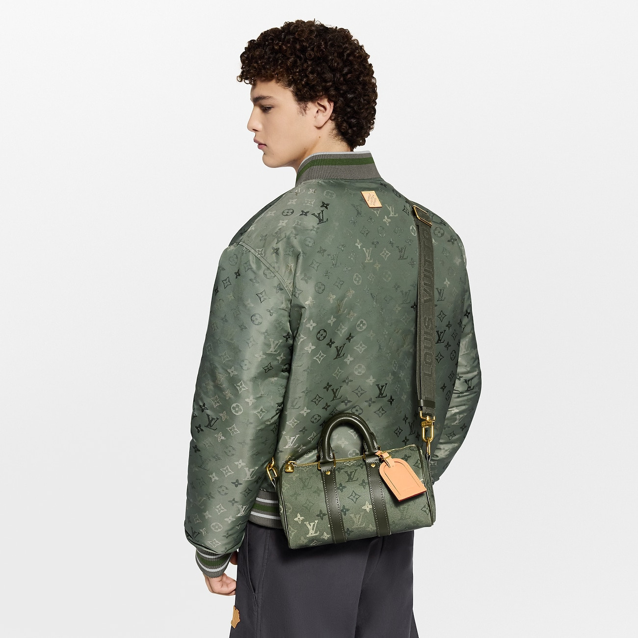 ルイヴィトン LOUIS VUITTON 新作*LV*キーポール 25 グリーンモノグラム ハンドバッグ M26930 メンズ