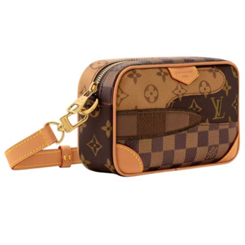 ルイヴィトン LOUIS VUITTON *ファレル×NIGO*トロカデロウェアラブルウォレットM26020 メッセンジャーバッグ メンズ