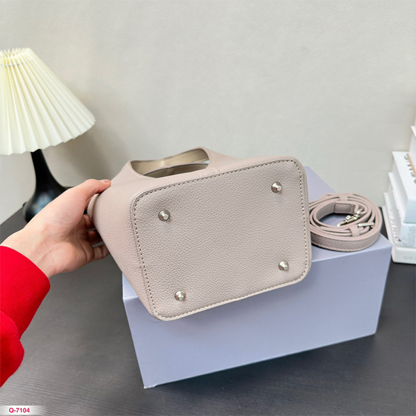 Balenciaga(バレンシアガ) ）Locker hobo ハンドバッグ バケツバッグ レディース