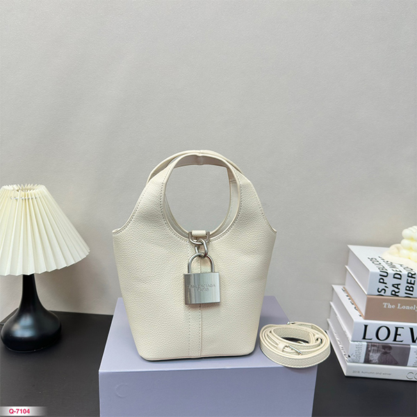 Balenciaga(バレンシアガ) ）Locker hobo ハンドバッグ バケツバッグ レディース