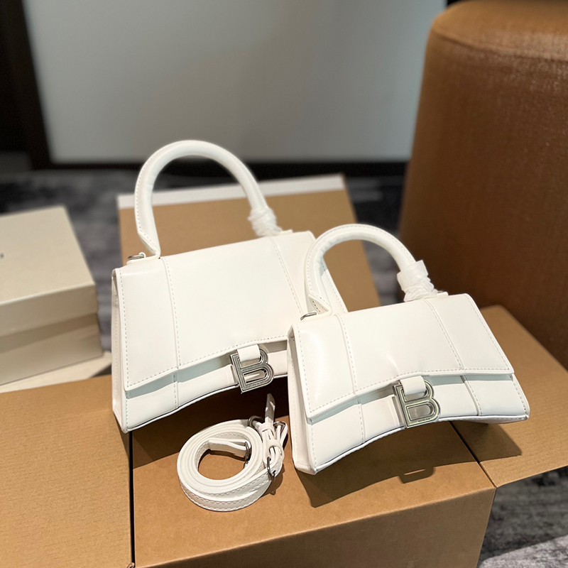 Balenciaga(バレンシアガ) ）BB Hourglass ショルダーバッグ トートバッグ  レディース