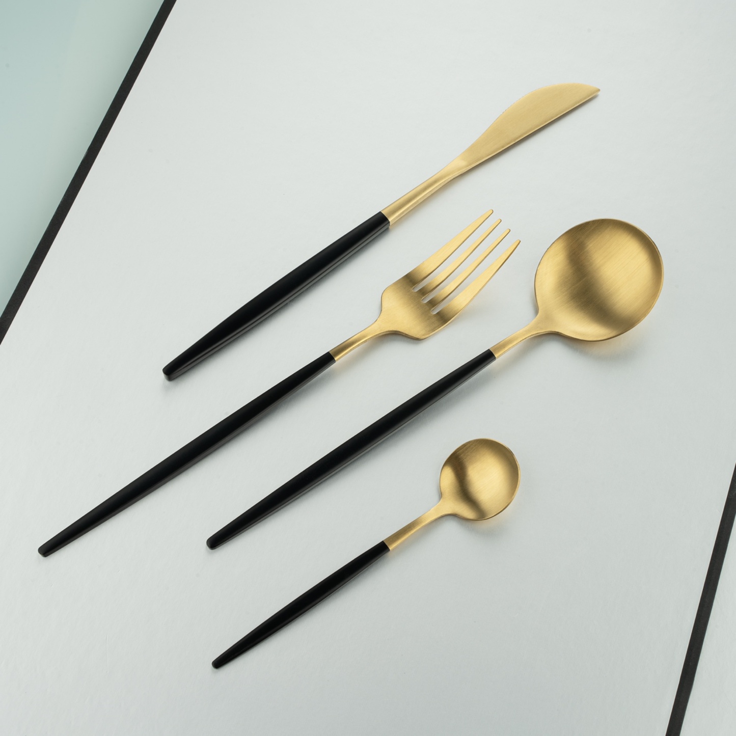 24 Piece Stainless Steel Cutlery Set Knife Spoon Fork Kitchen Dinnerware Dining Tableware