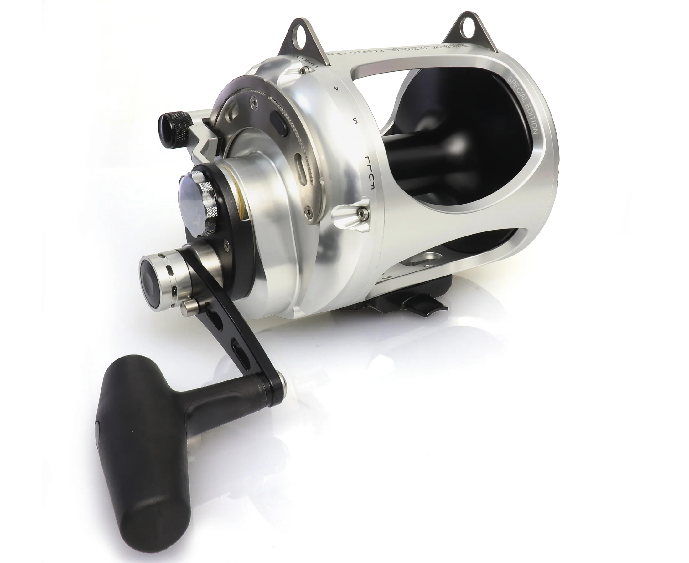 Okuma Makaira Overhead 50AIISEa Silver Fishing Reel