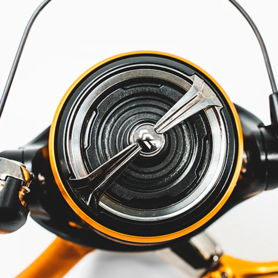 23 Daiwa Aird 2000 Spinning Fishing Reel