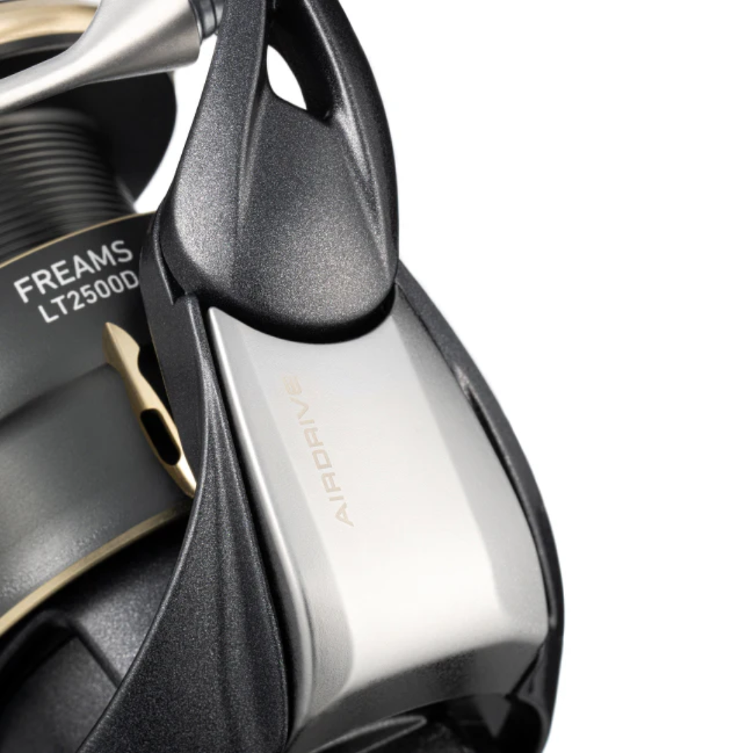  Daiwa 26 Freams LT 2000S-XH Spinning Fishing Reel 