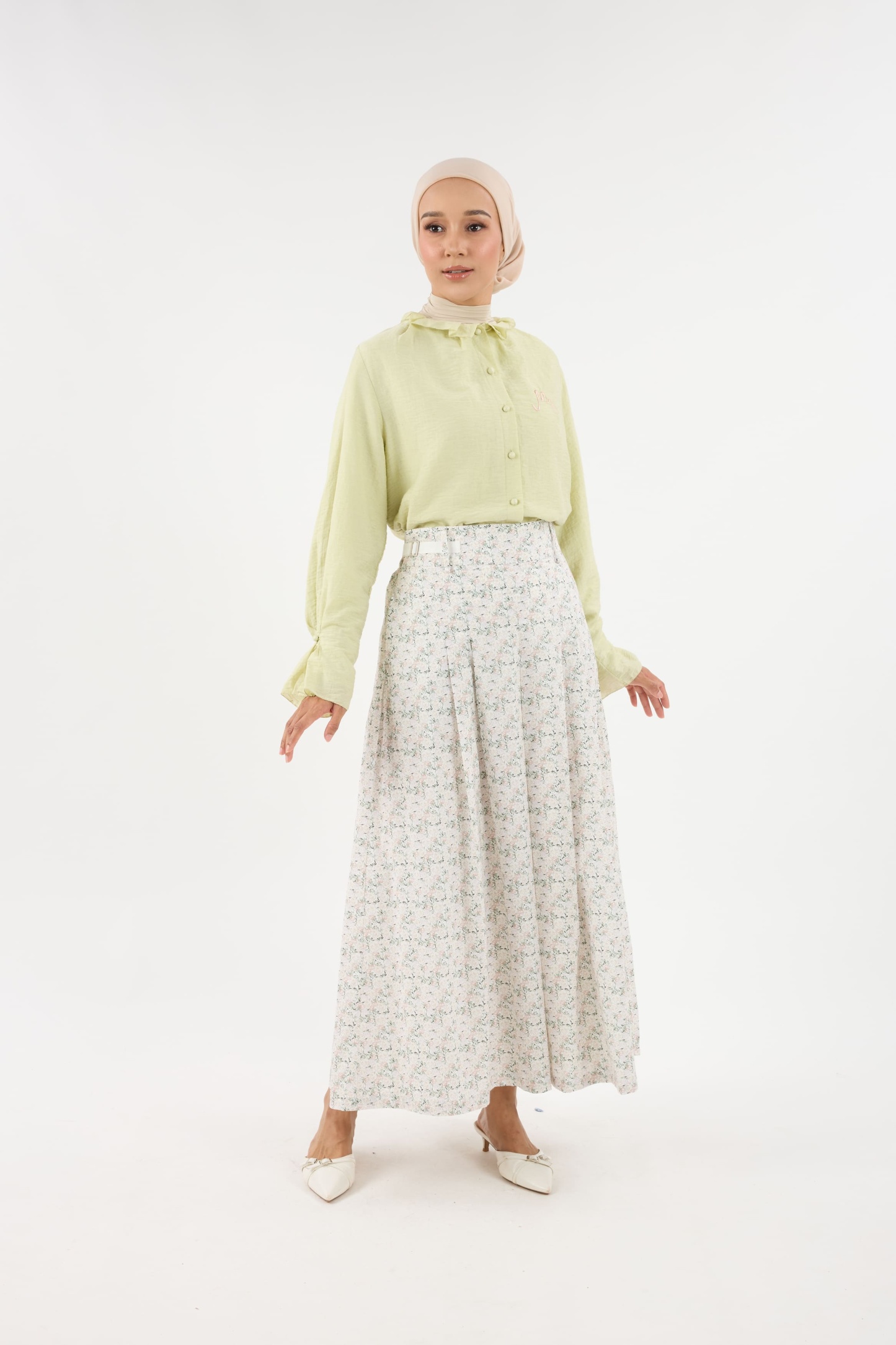 Mekar Off-White Pleated Skirt