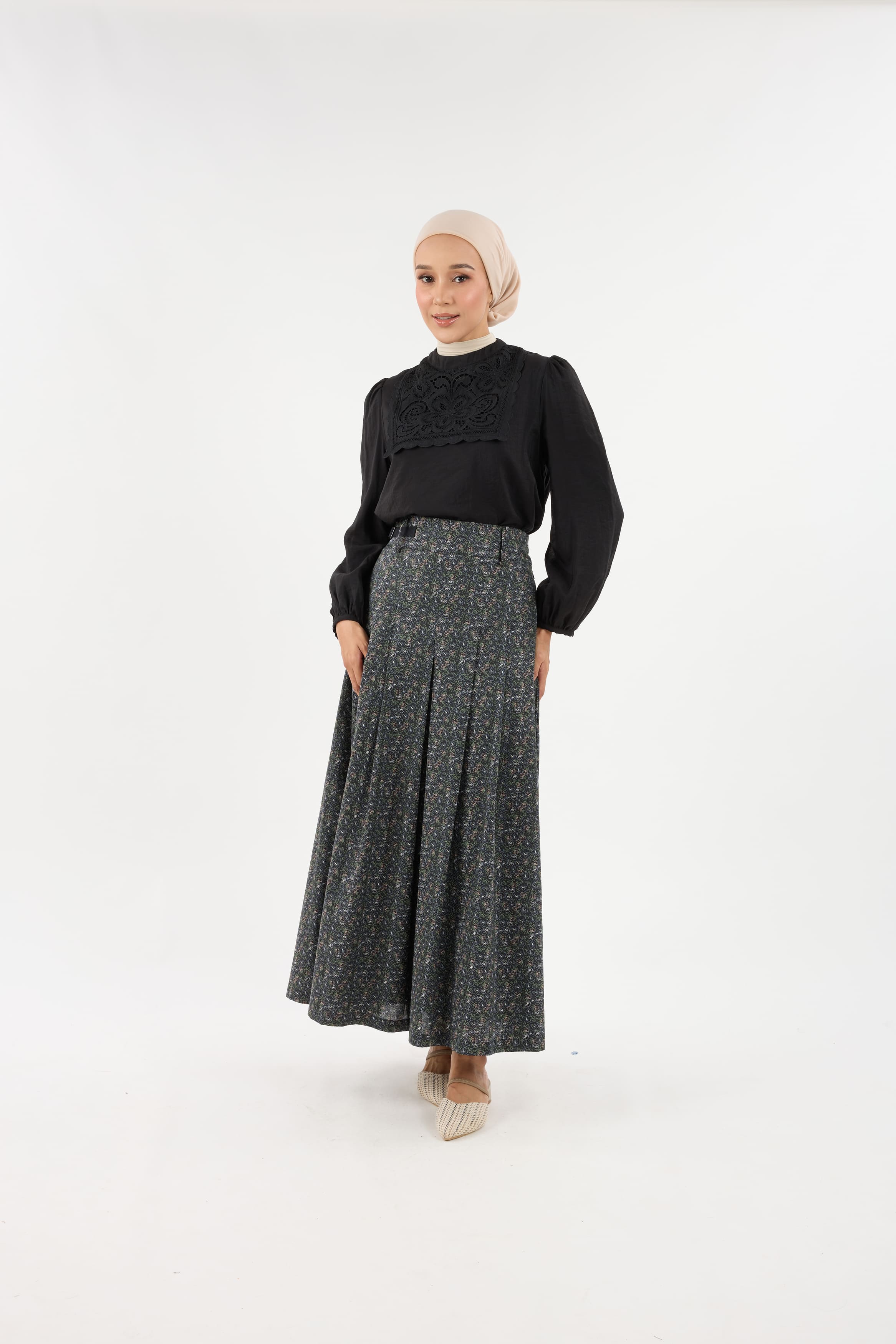 Mekar Black Pleated Skirt