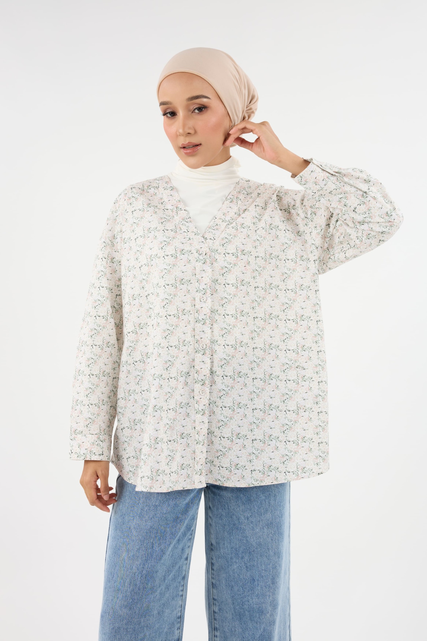 Mekar V-Neck Off-White Button Shirt