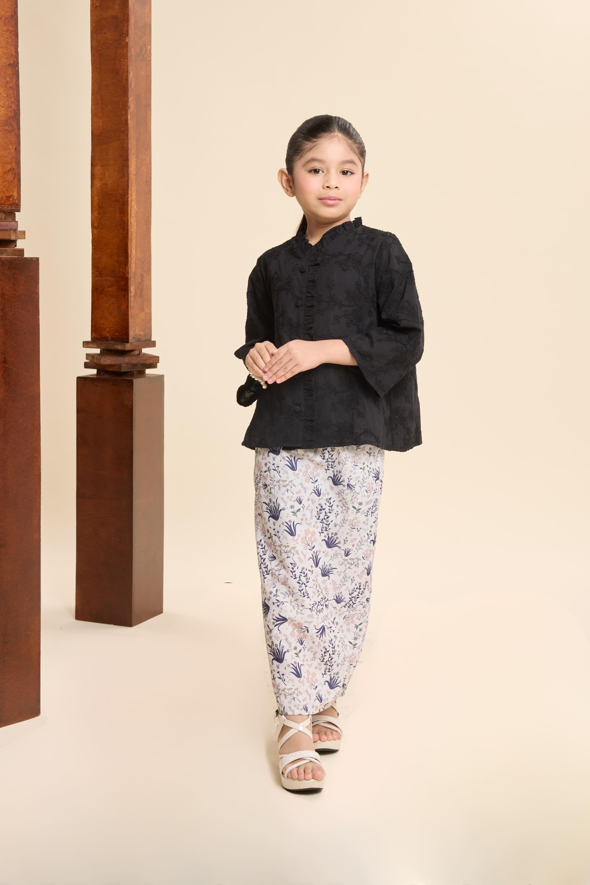 Aryana Black Mini Ruffle Kebaya Set