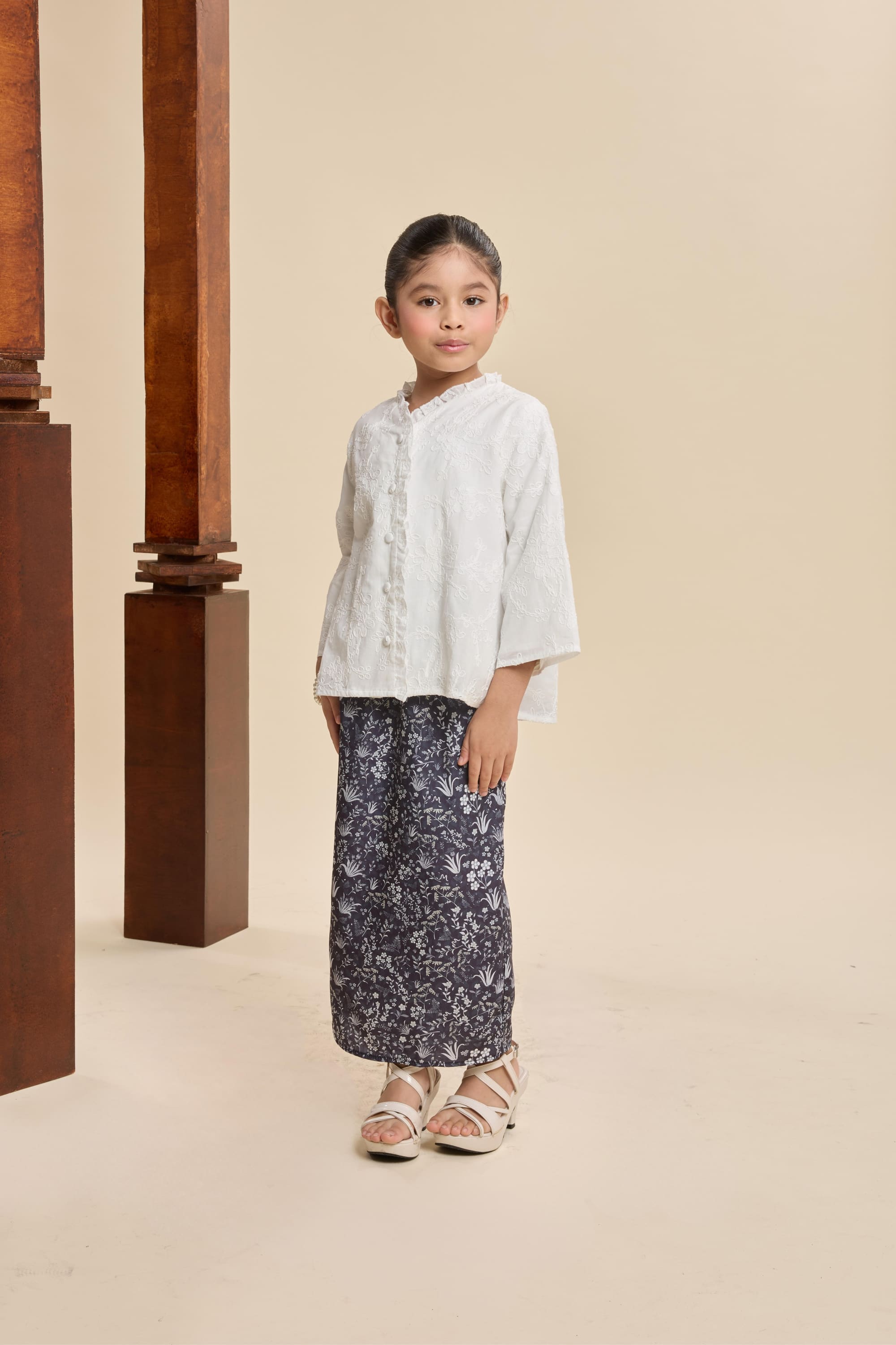 Aryana White Mini Ruffle Kebaya Set