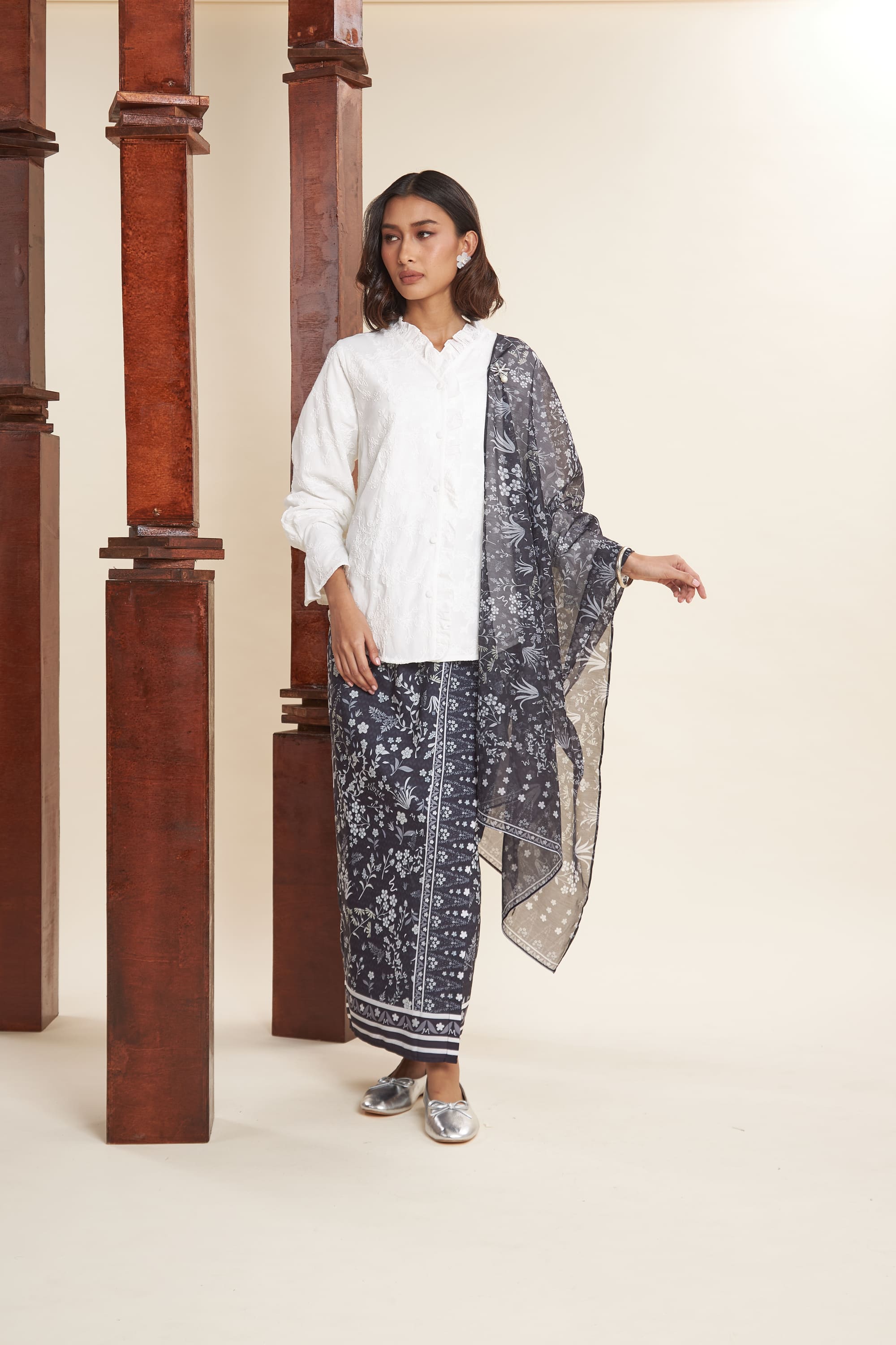 Aryana White Ruffle Kebaya Set