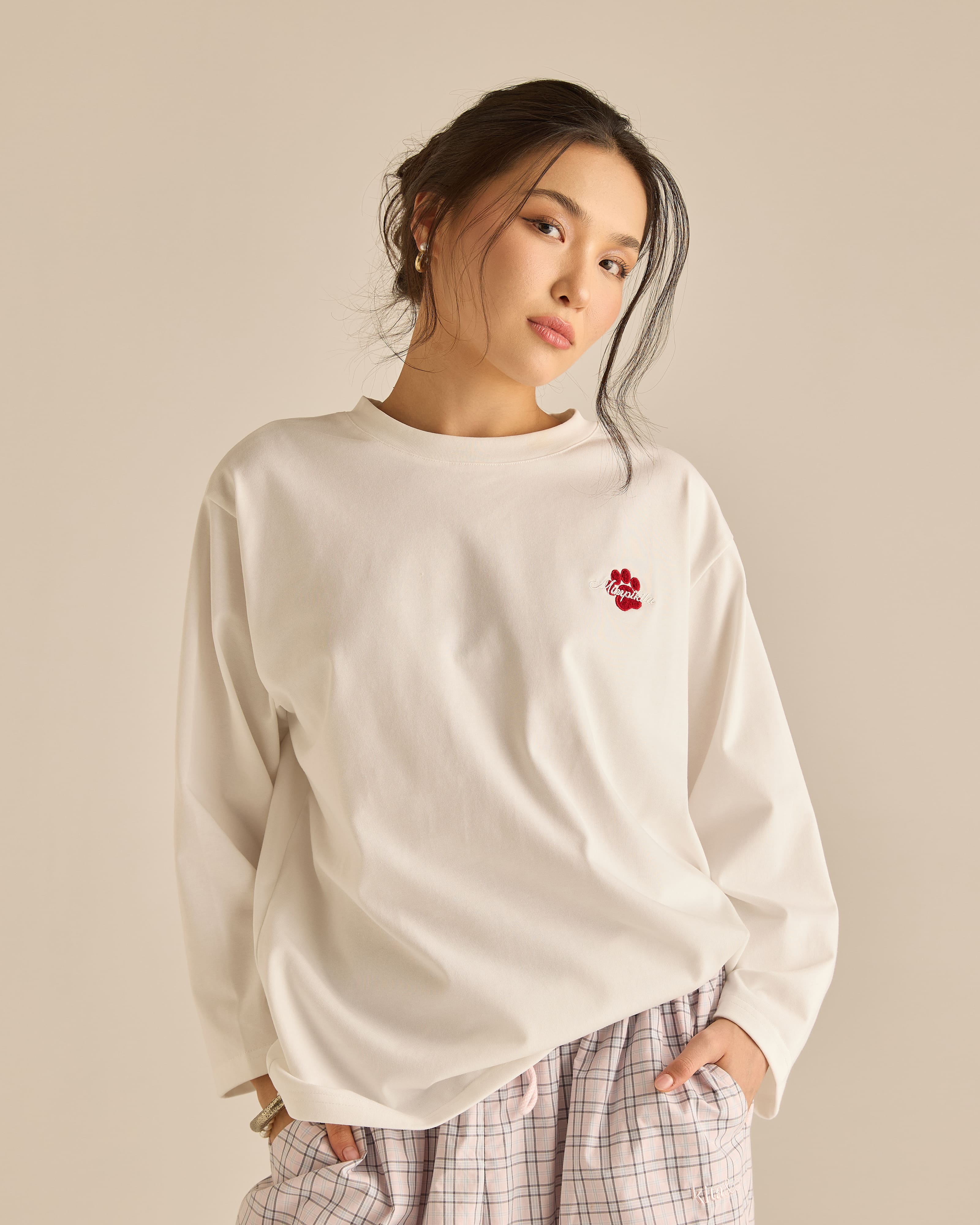 Catmom Off White Long Sleeve T-Shirt
