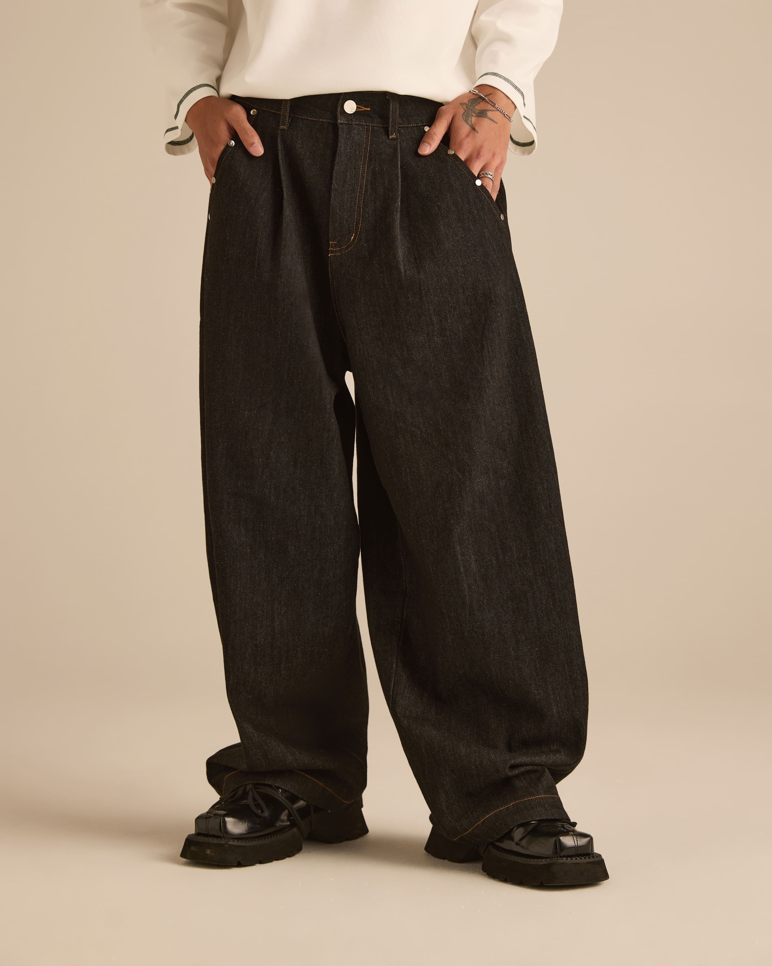 Signature Black Relaxed Denim Jeans