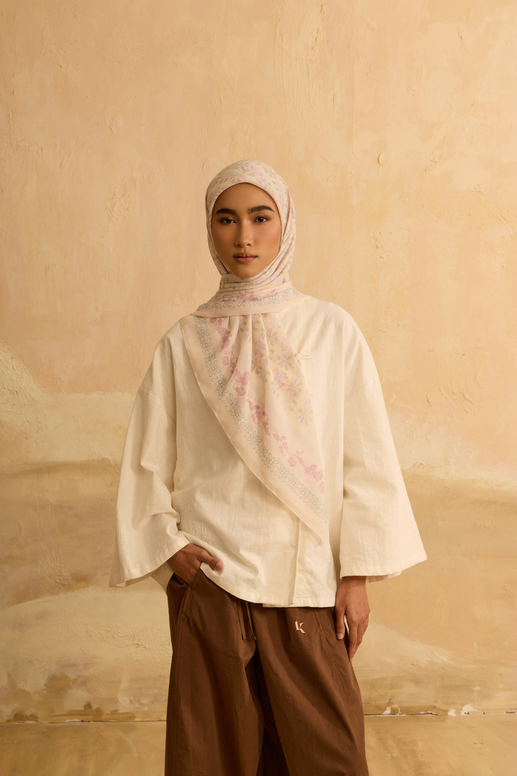 Mimpikita X Elfira Loy Reyna Cream Square Voile Scarf