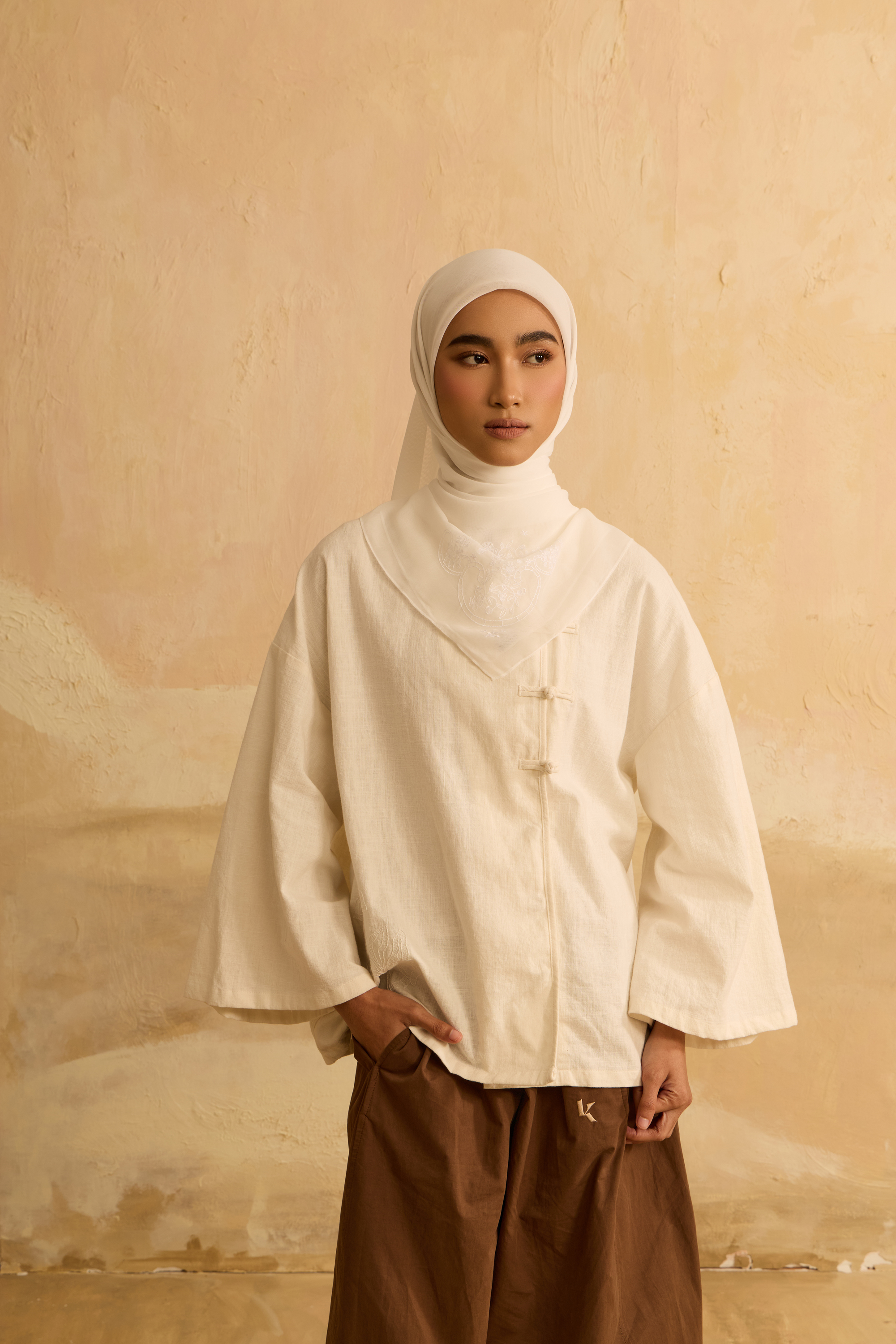 Mimpikita X Elfira Loy Enya Off White Embroidered Square Voile Scarf