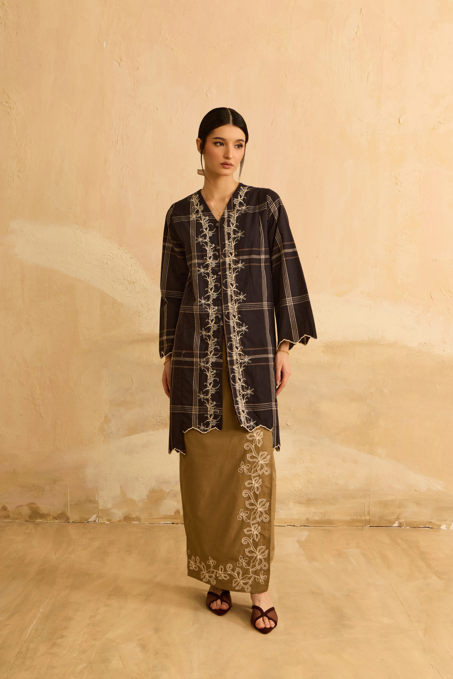 Tasneem Black Embroidered Plaid Kebaya