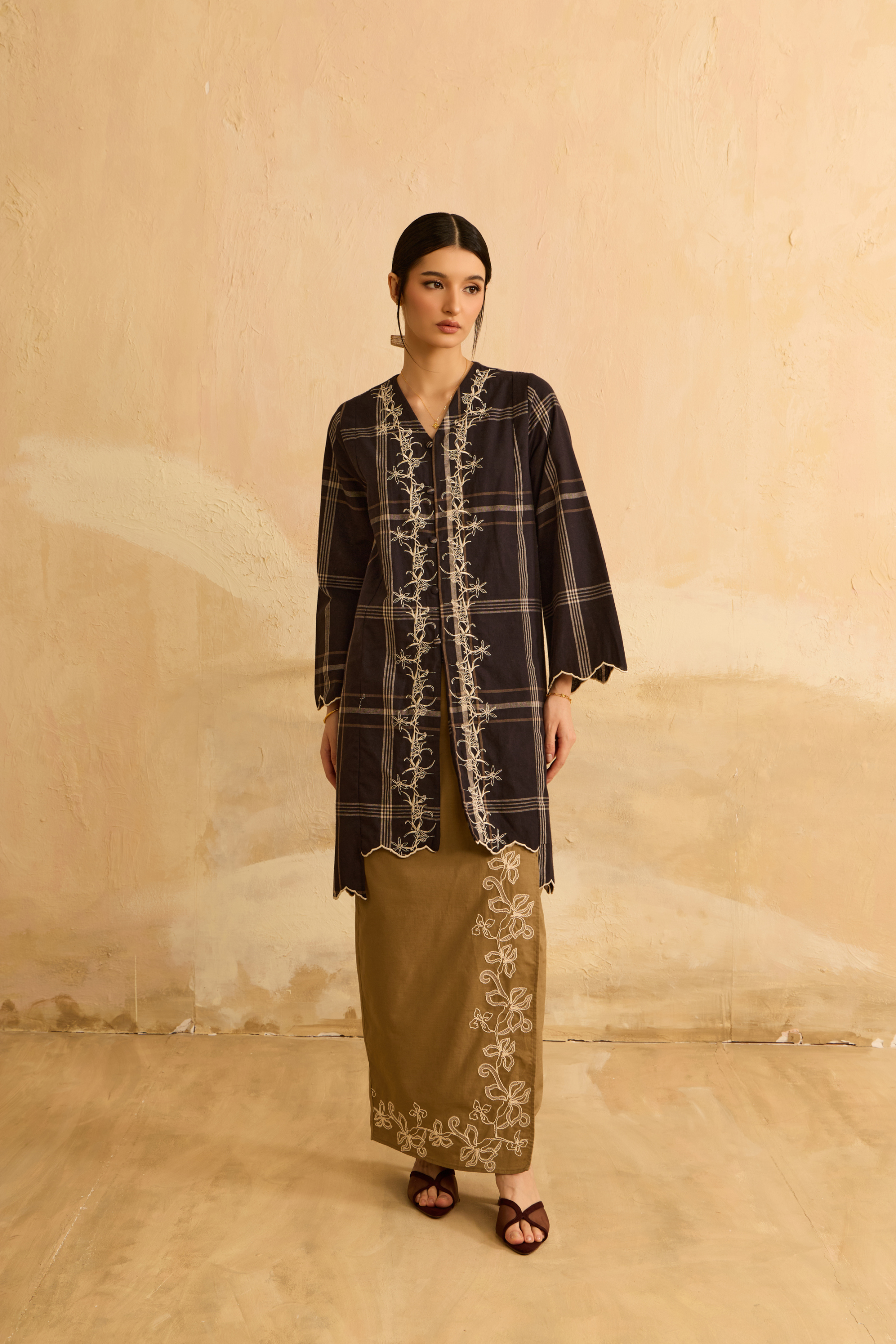 Tasneem Black Embroidered Plaid Kebaya