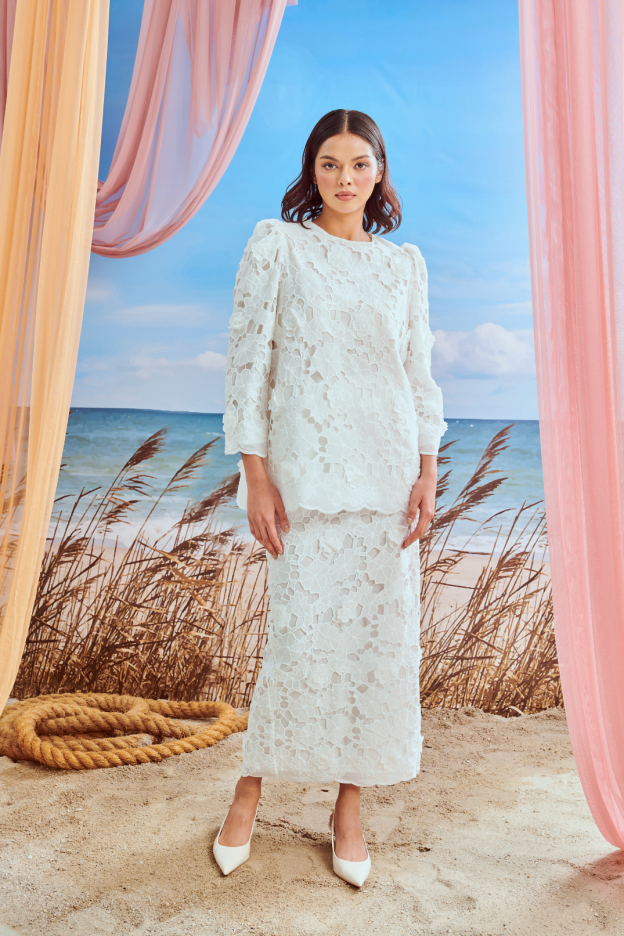 Hani White Eyelet Kurung