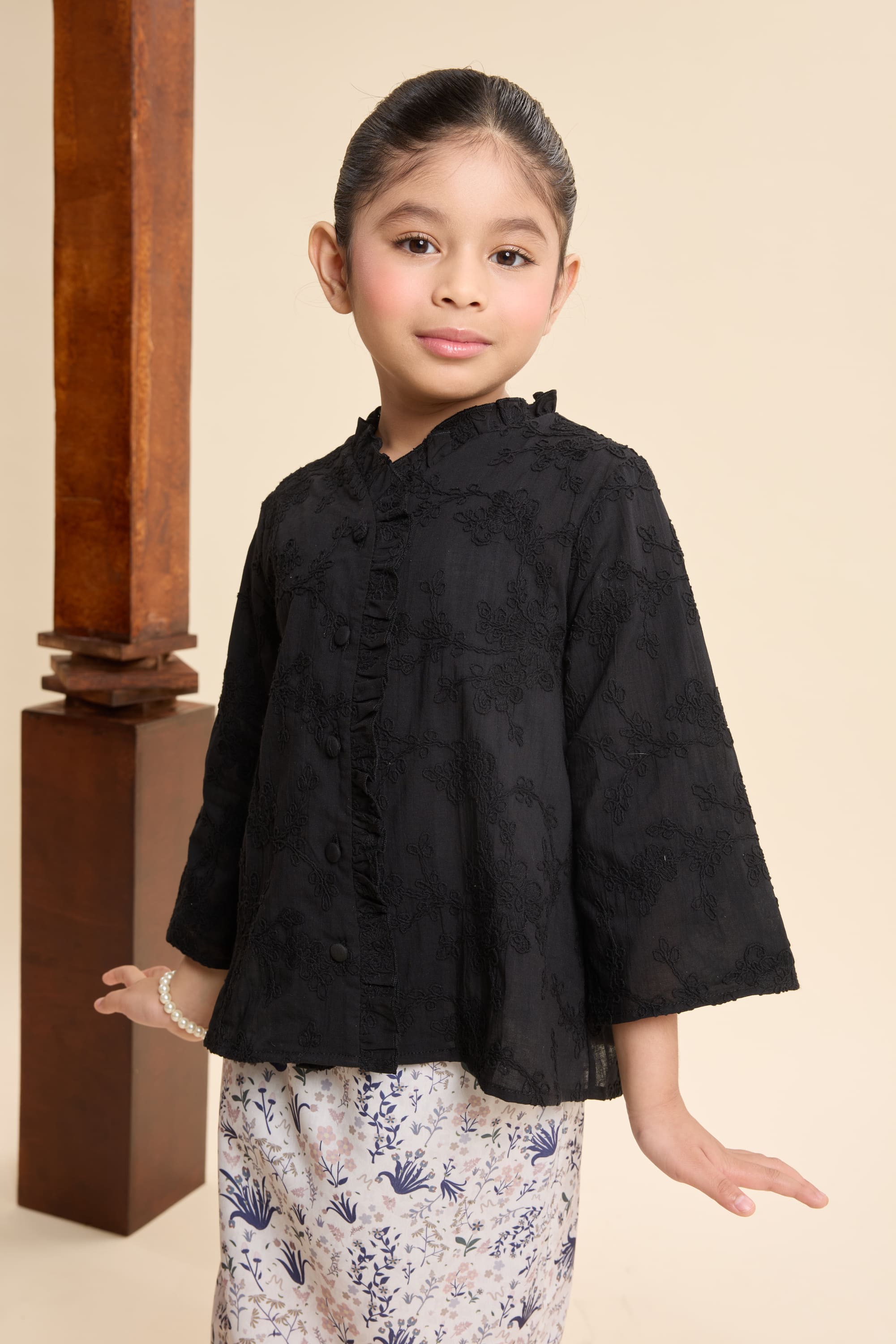 Aryana Black Mini Ruffle Kebaya Set