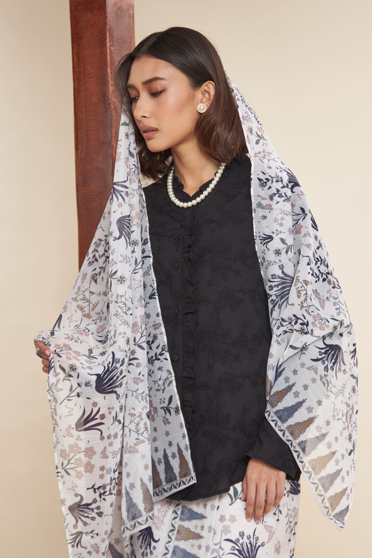 Aryana Black Ruffle Kebaya Set