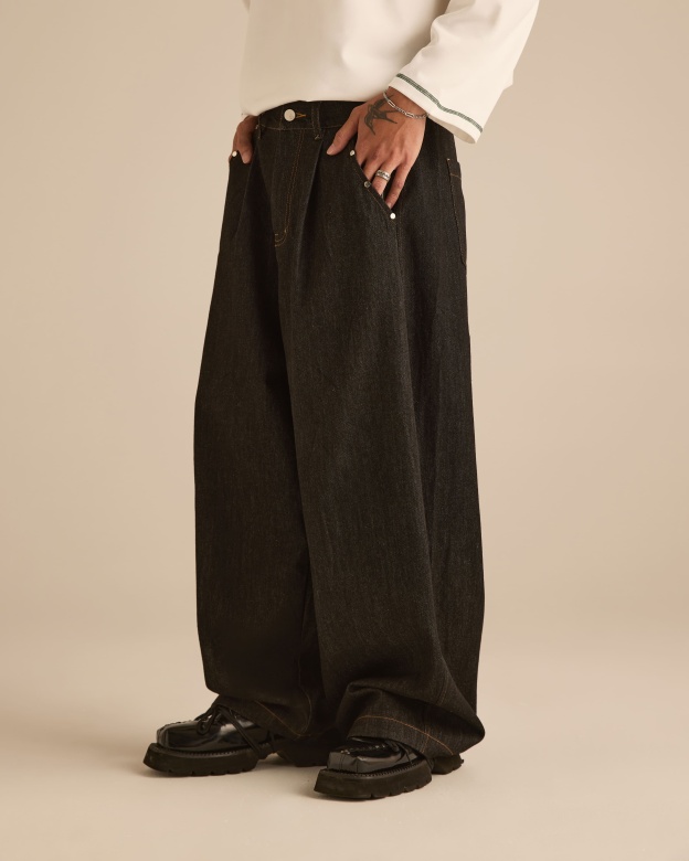 Signature Black Relaxed Denim Jeans