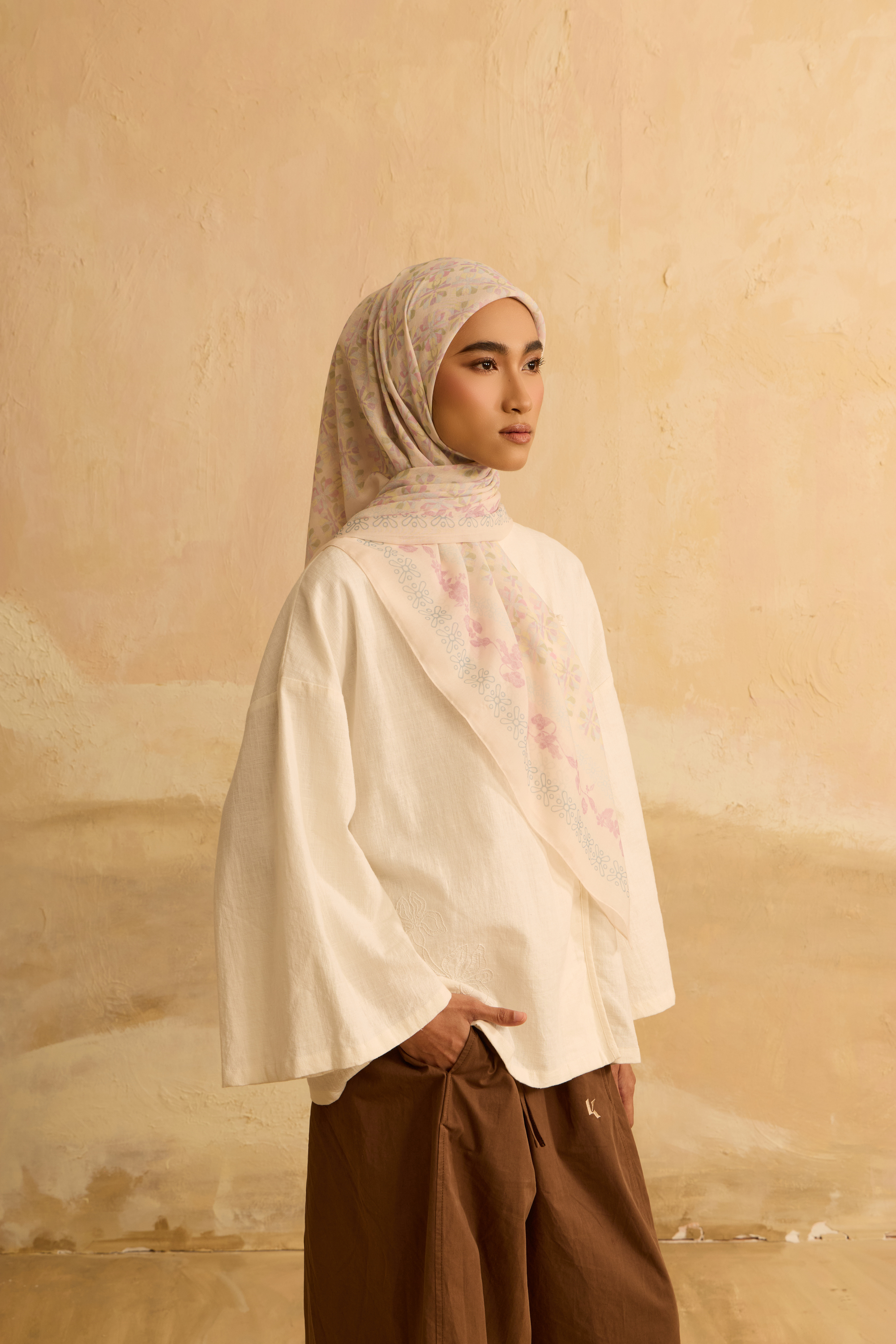 Mimpikita X Elfira Loy Reyna Cream Square Voile Scarf