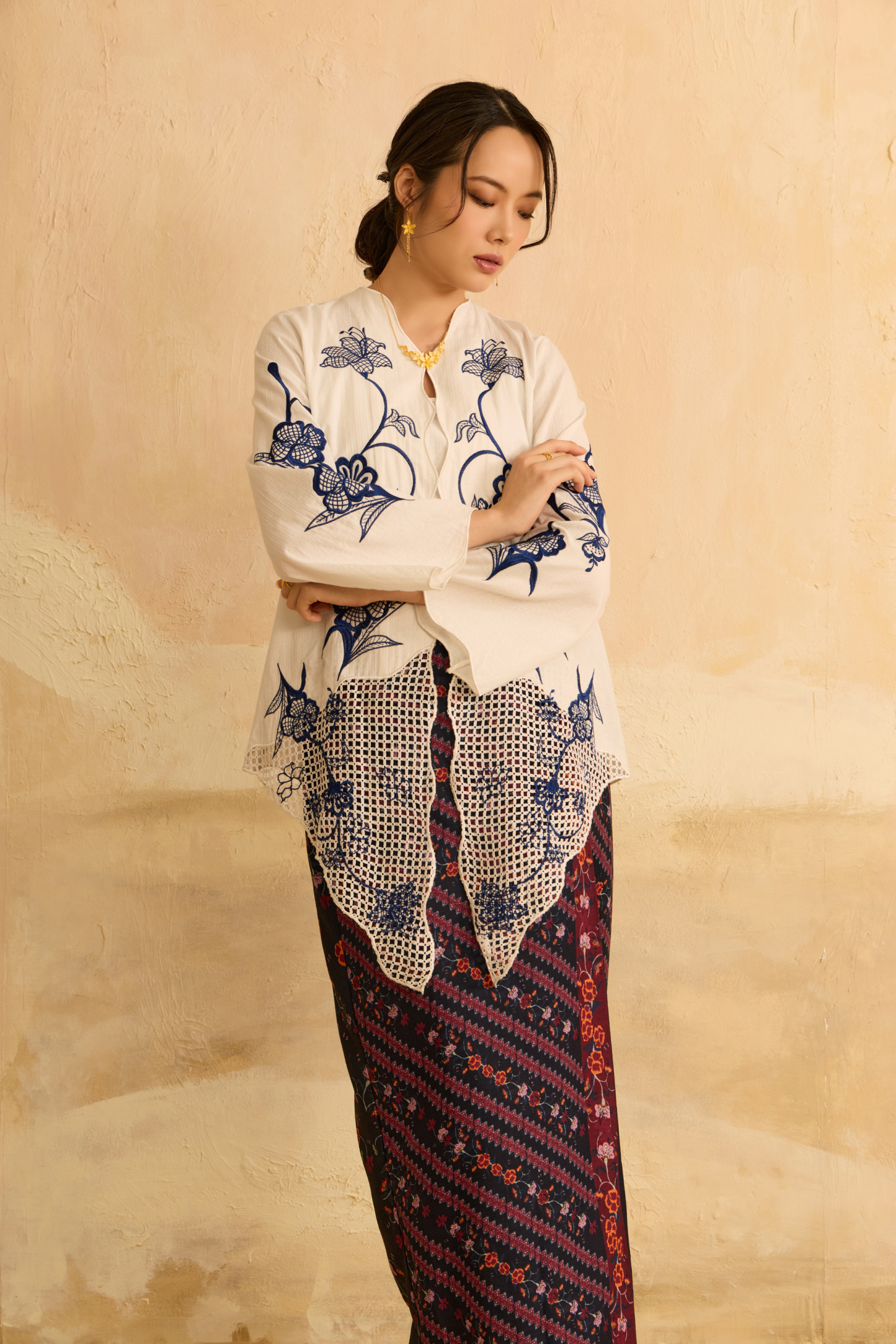 Sekarwati White Embroidered Kebaya Set