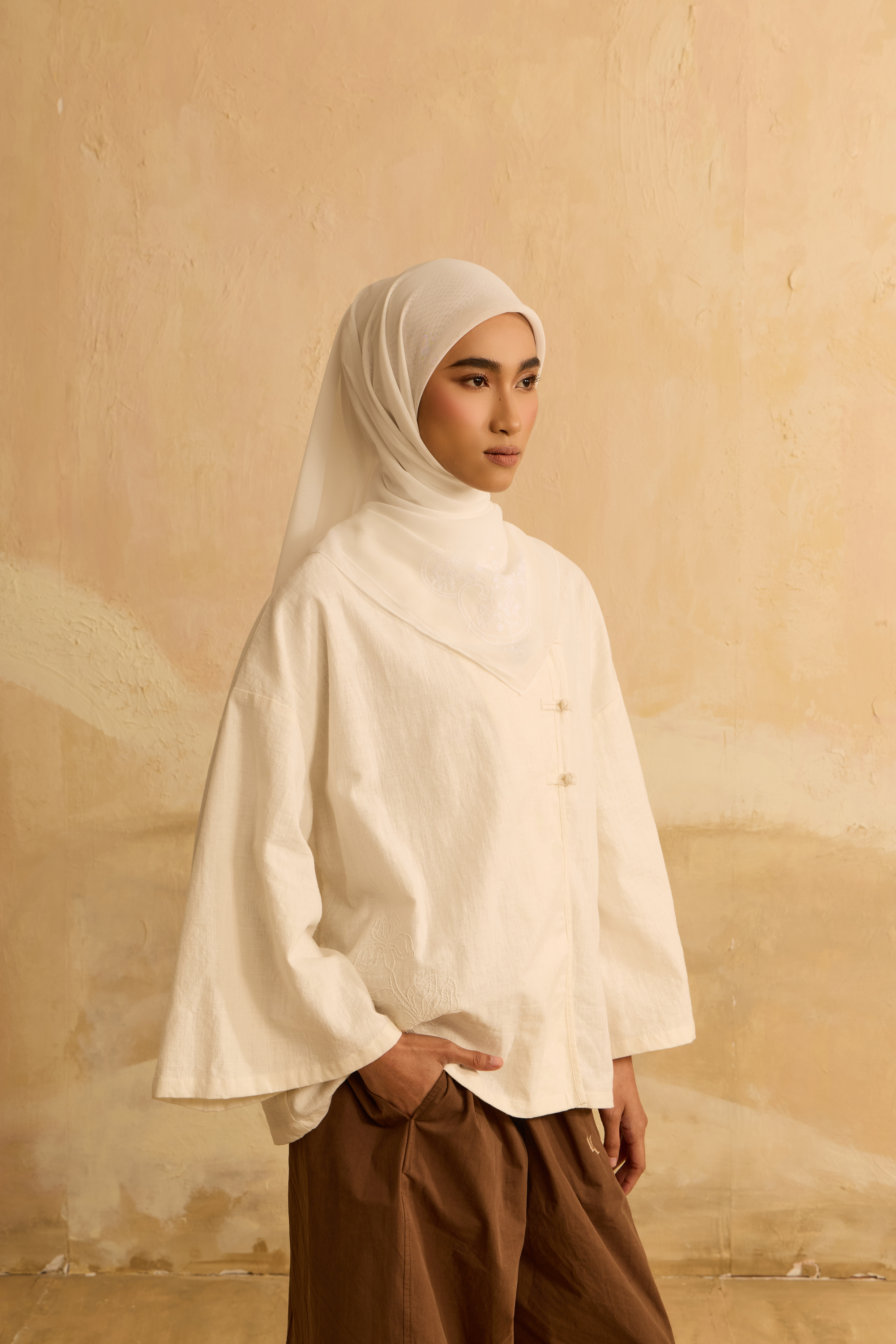 Mimpikita X Elfira Loy Enya Off White Embroidered Square Voile Scarf