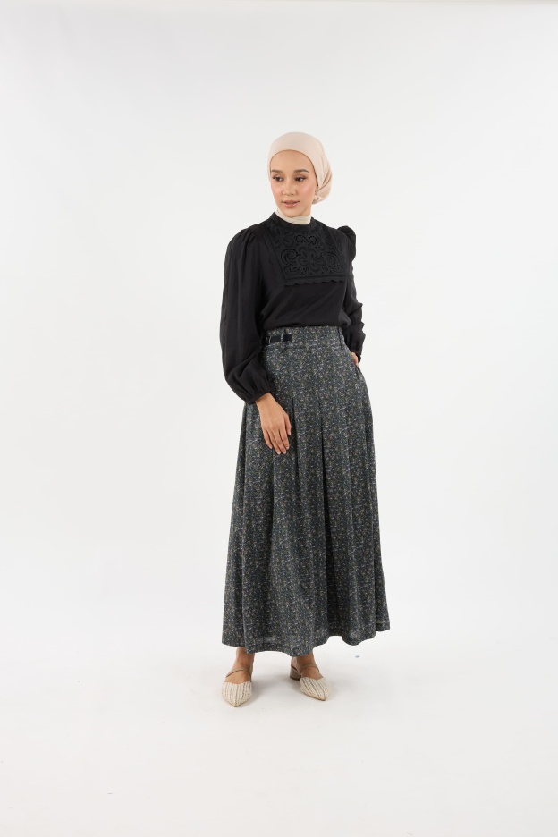 Mekar Black Pleated Skirt
