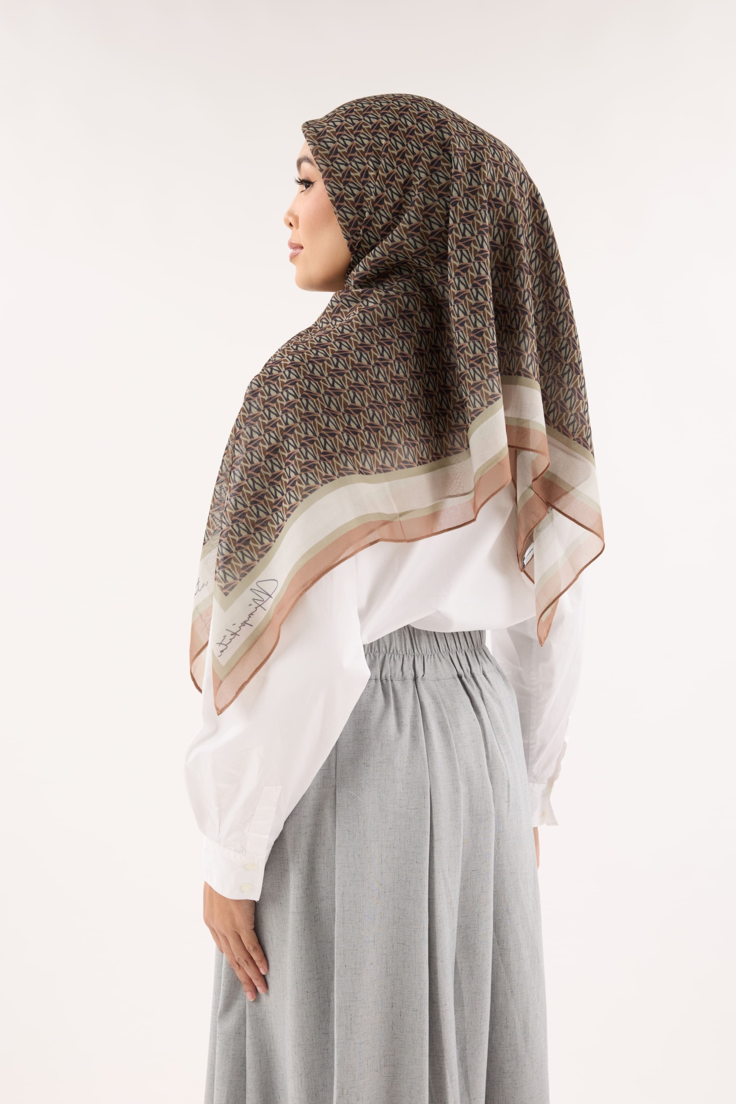 Arica Latte Brown Emblem Square Scarf