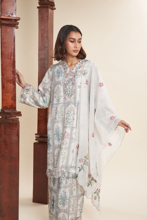 Yasmeen Eggshell White Printed Kurung Set