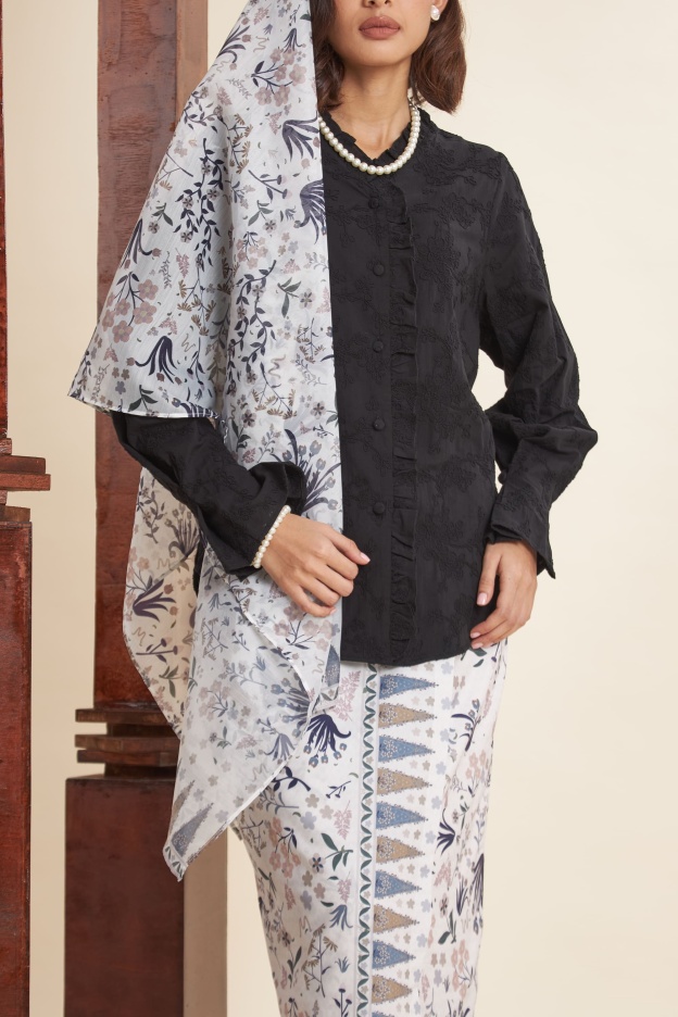 Aryana Black Ruffle Kebaya Set