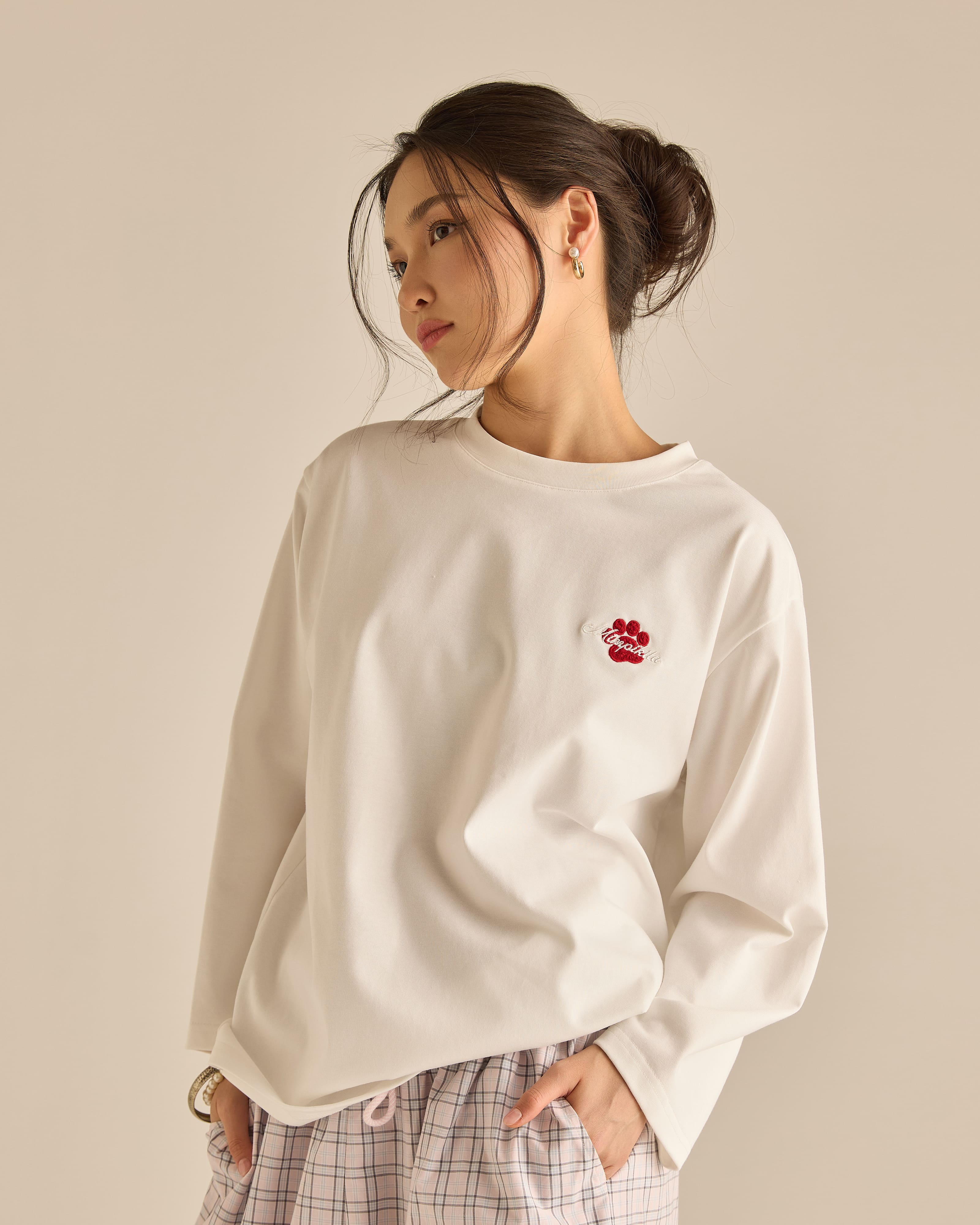 Catmom Off White Long Sleeve T-Shirt
