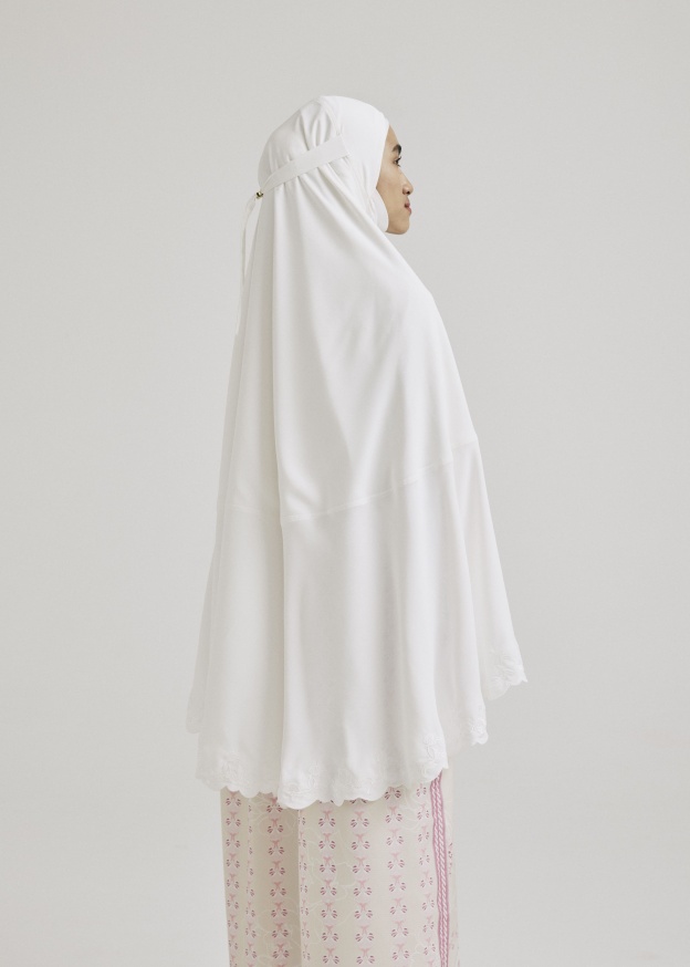 Safa White Mini Embroidered Telekung