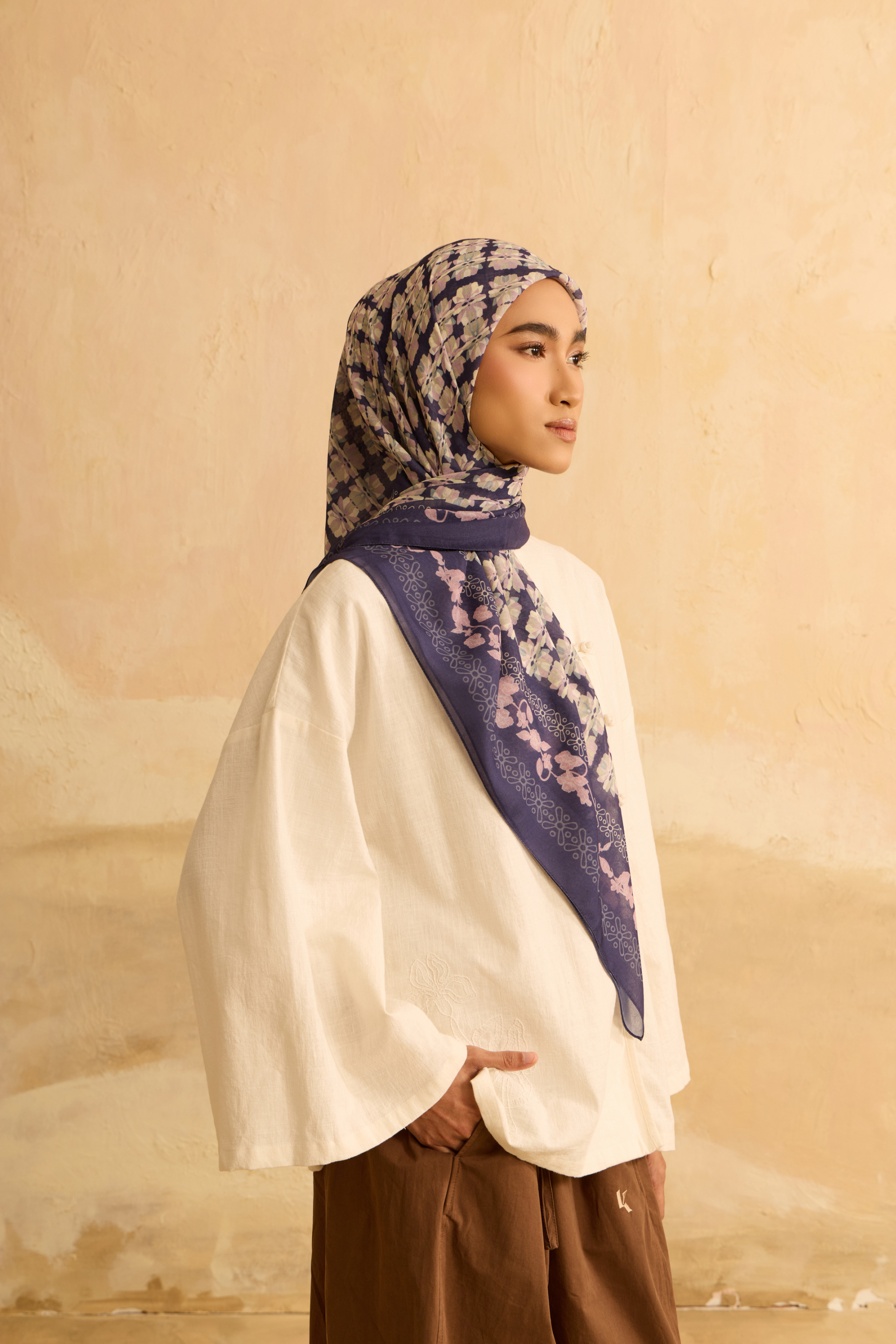 Mimpikita X Elfira Loy Reyna Navy Square Voile Scarf