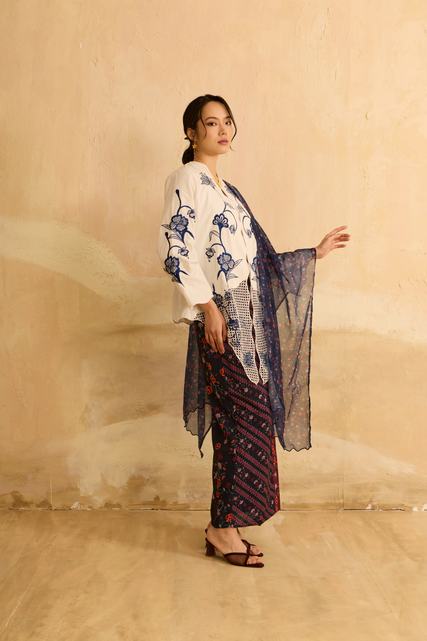 Sekarwati White Embroidered Kebaya Set