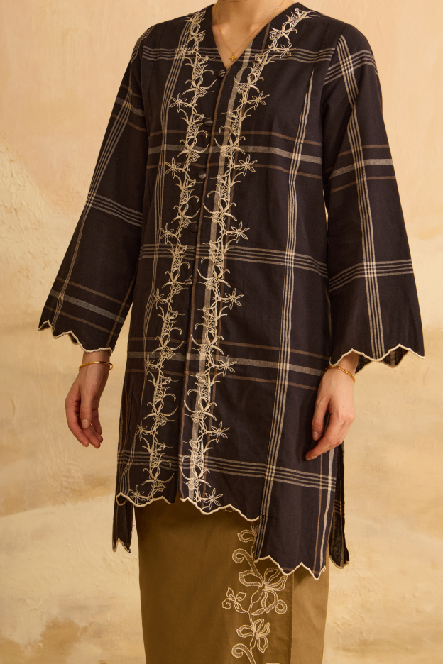 Tasneem Black Embroidered Plaid Kebaya