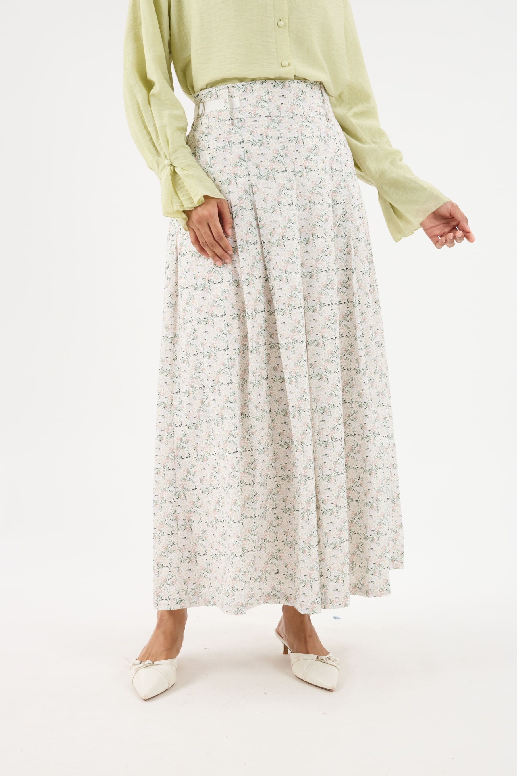 Mekar Off-White Pleated Skirt