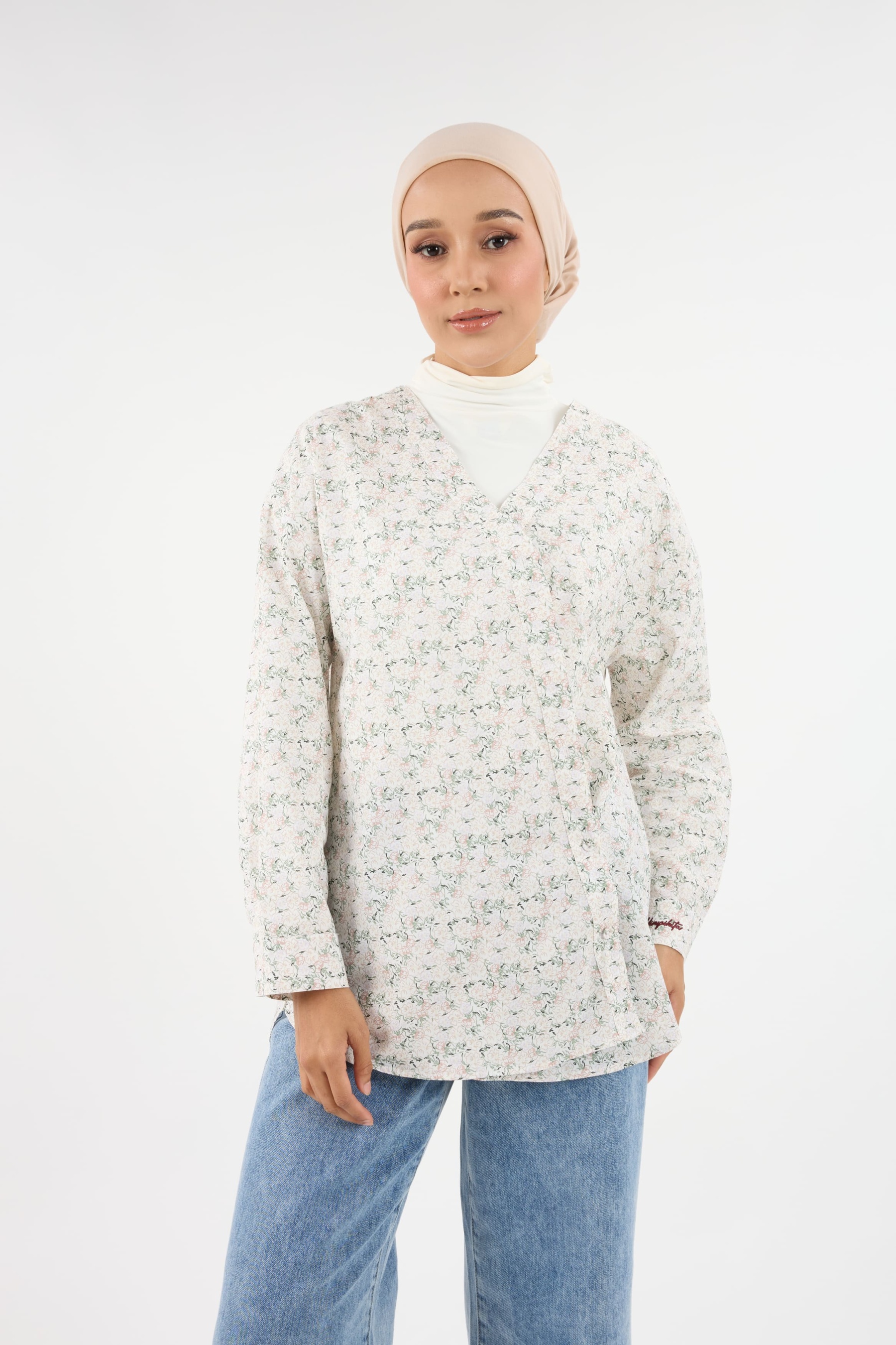 Mekar V-Neck Off-White Button Shirt