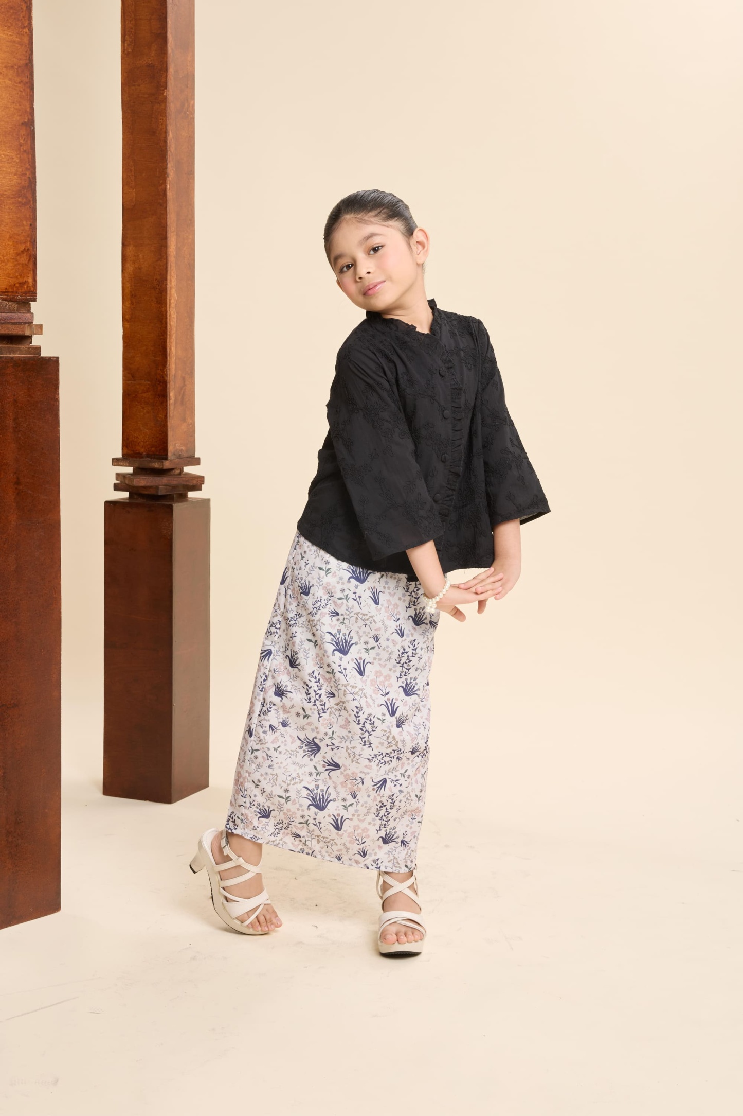 Aryana Black Mini Ruffle Kebaya Set