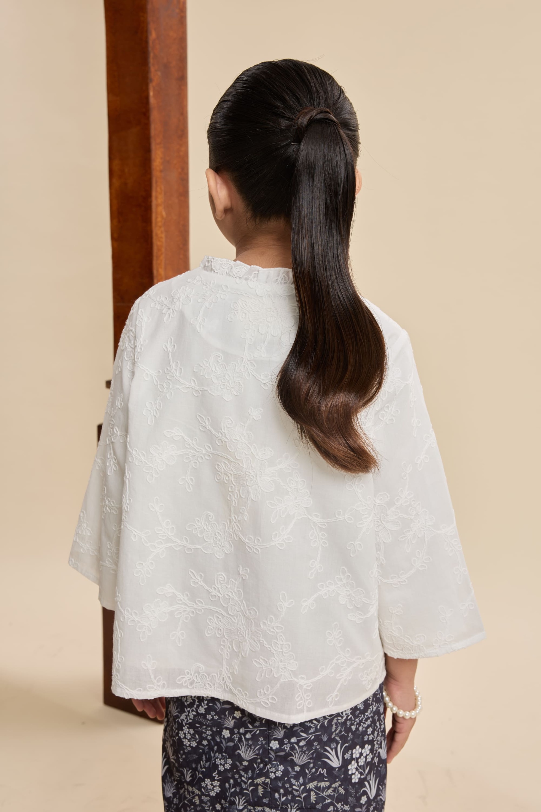 Aryana White Mini Ruffle Kebaya Set