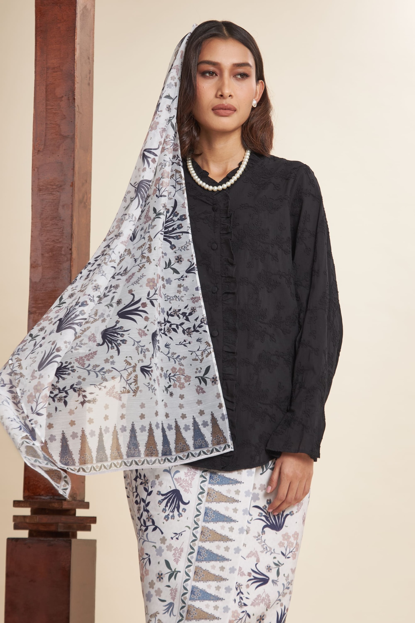 Aryana Black Ruffle Kebaya Set