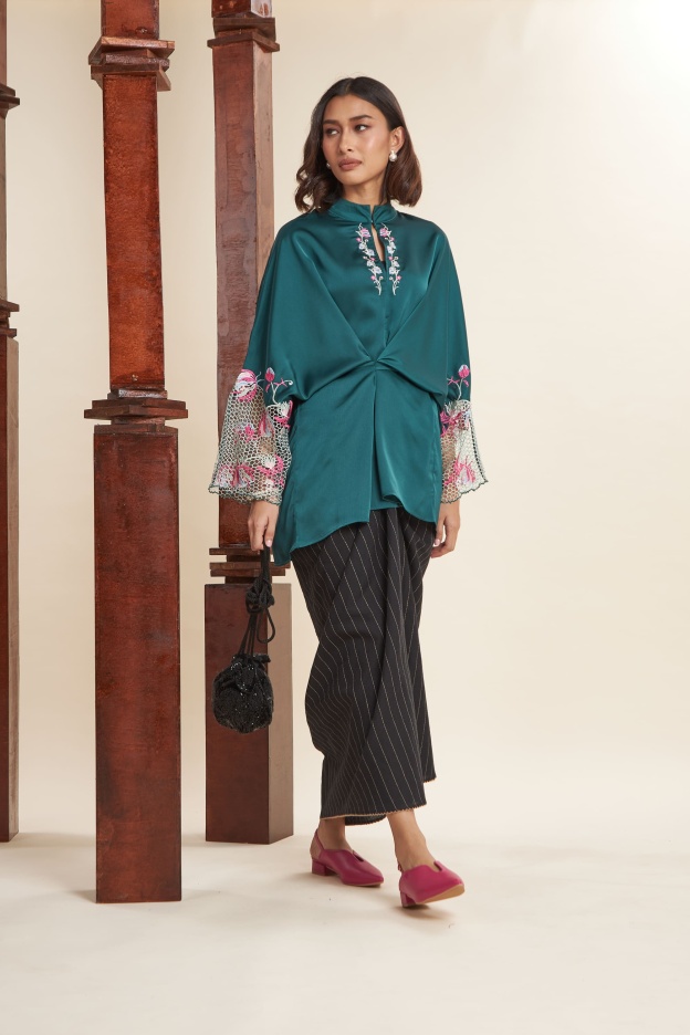 Rani Emerald Green Embroidered Batwing Top