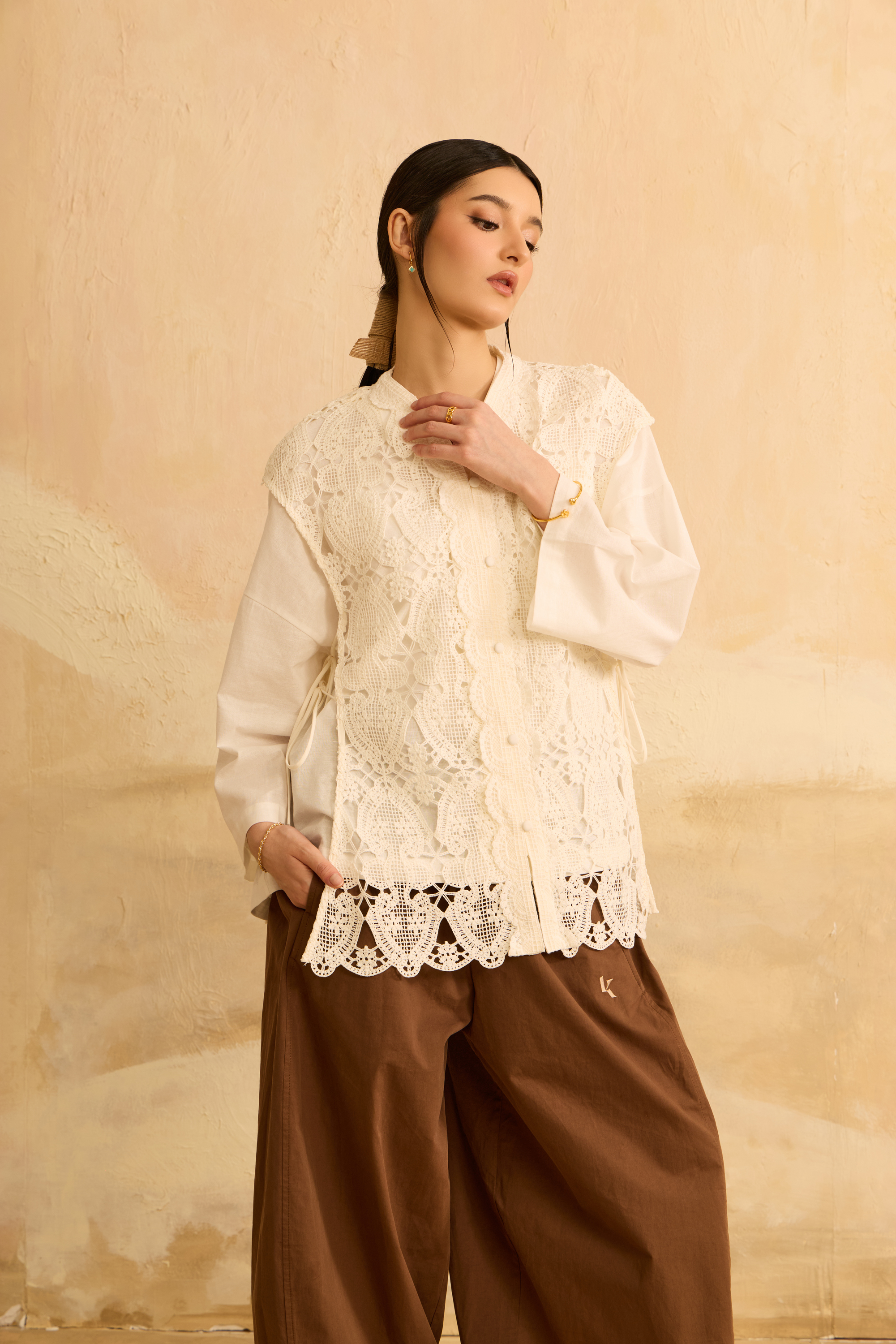 Qamar Off White Linen Lace Kurung Top