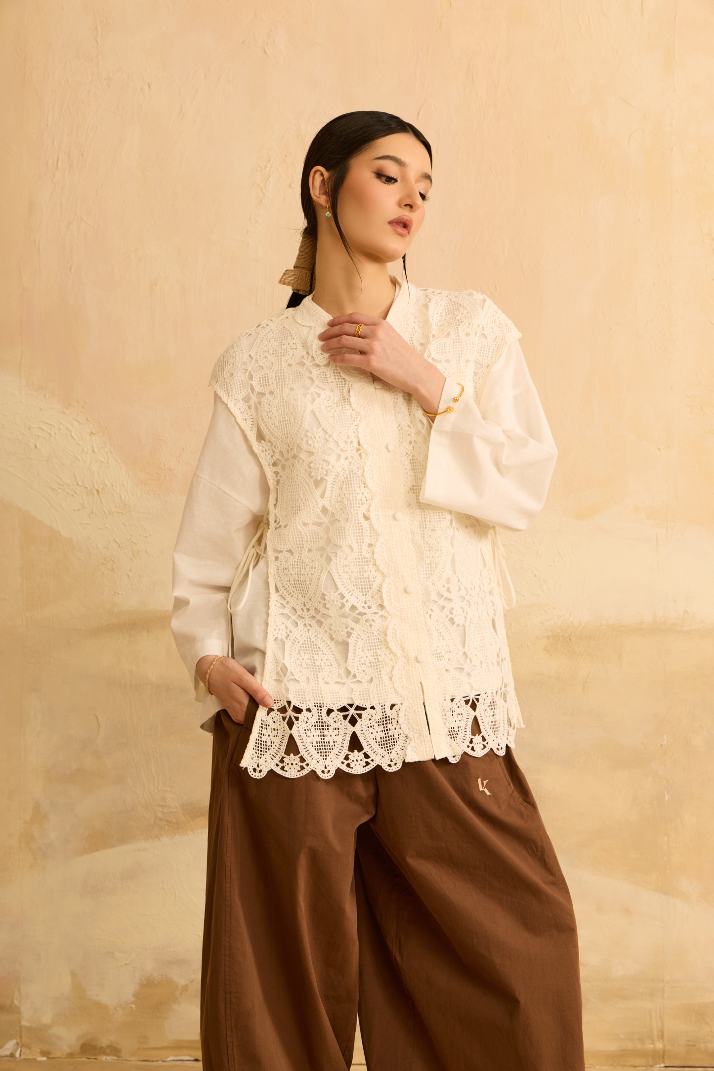 Qamar Off White Linen Lace Kurung Top