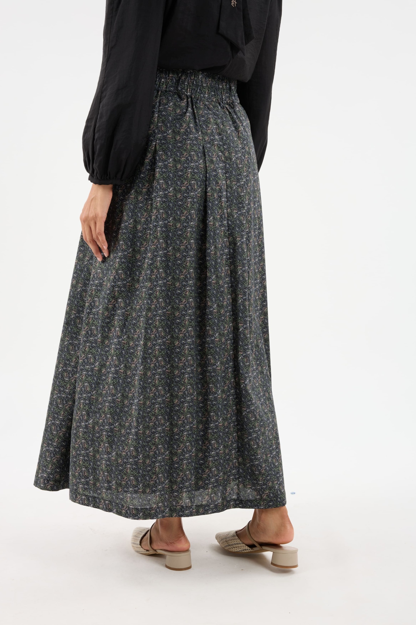 Mekar Black Pleated Skirt