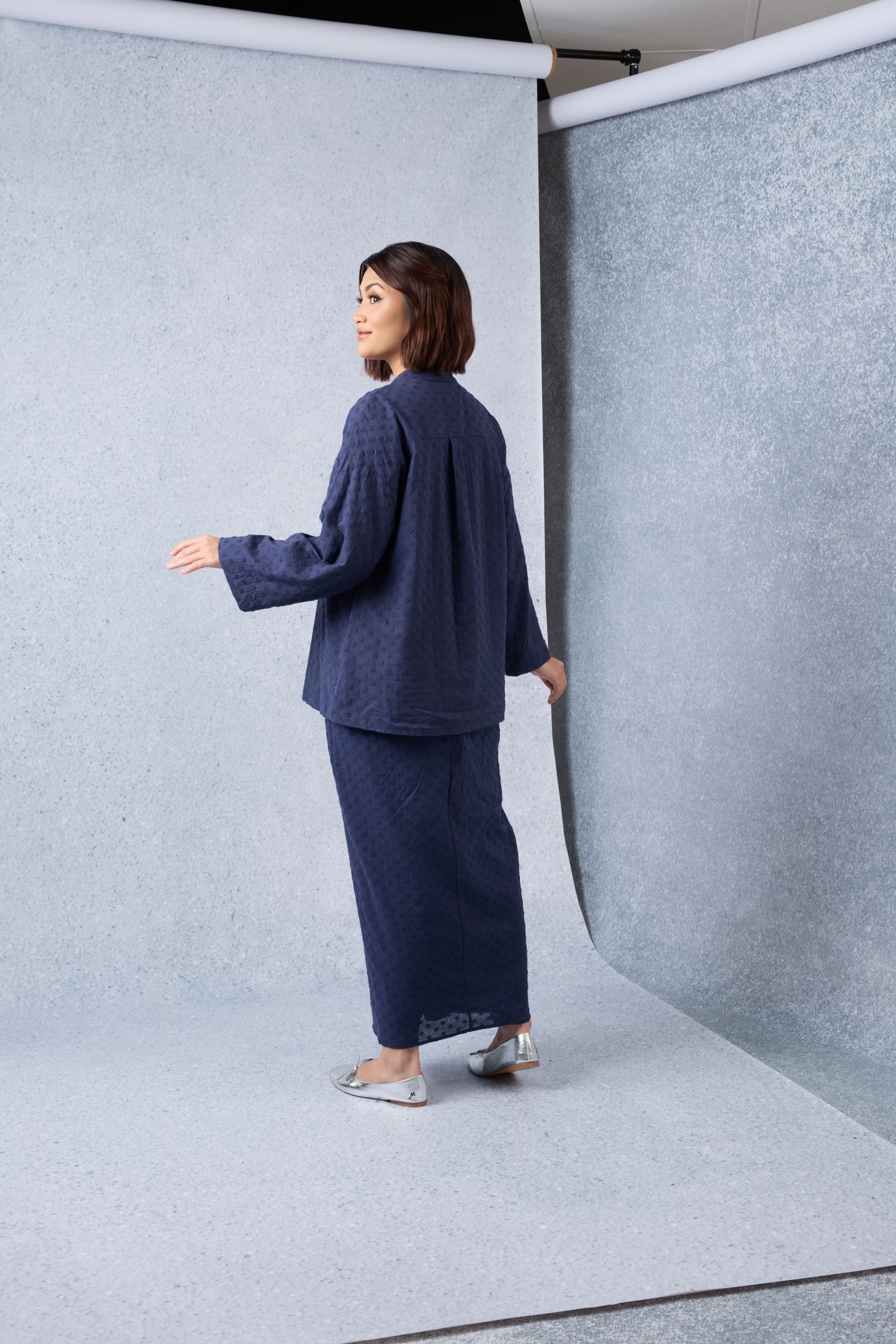 Murni Navy Blue Textured Floral Kurung Set