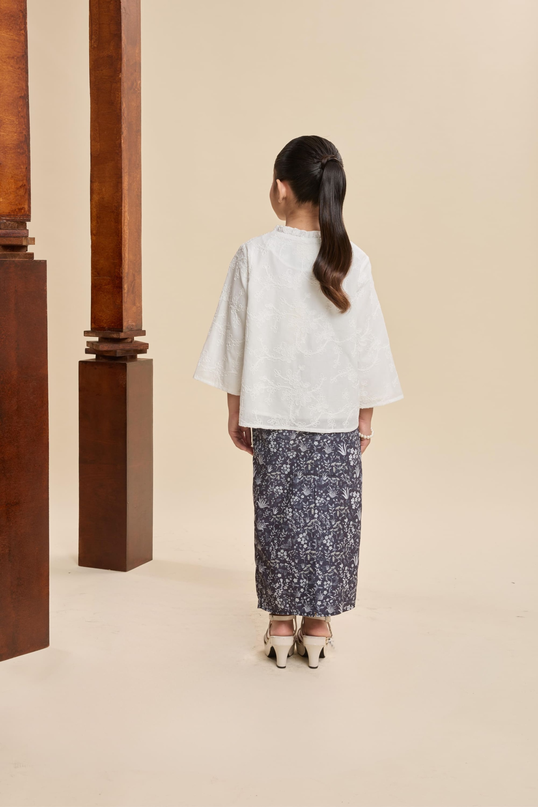 Aryana White Mini Ruffle Kebaya Set