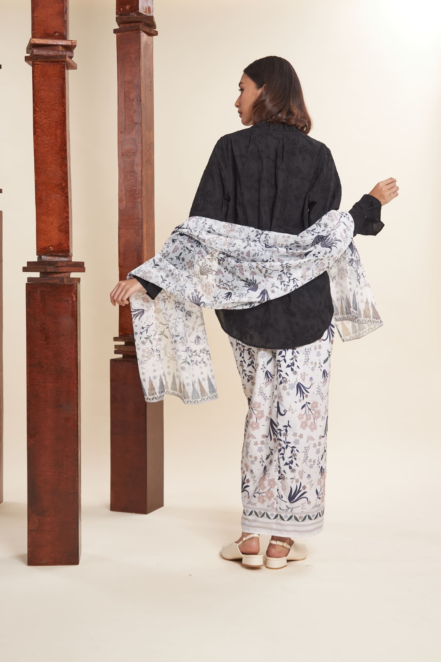 Aryana Black Ruffle Kebaya Set